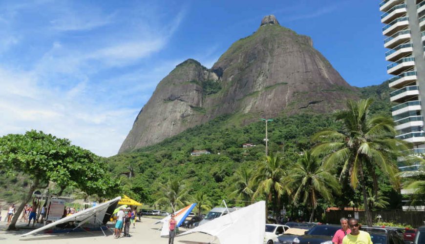 Viajar fora do seu pais oferece uma oportunidade de comparar as outras grandes civilizações do mundo moderno e antigo. O roteiro vai ajuda-lo a usufruir ao máximo a paixão dos franceses pela boa vida com o minimo de dificuldades.  Uma viagem para ficar na historia!